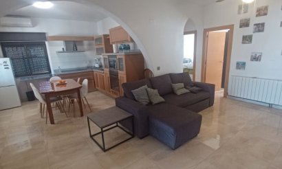 Resale - Villa - Torrevieja
