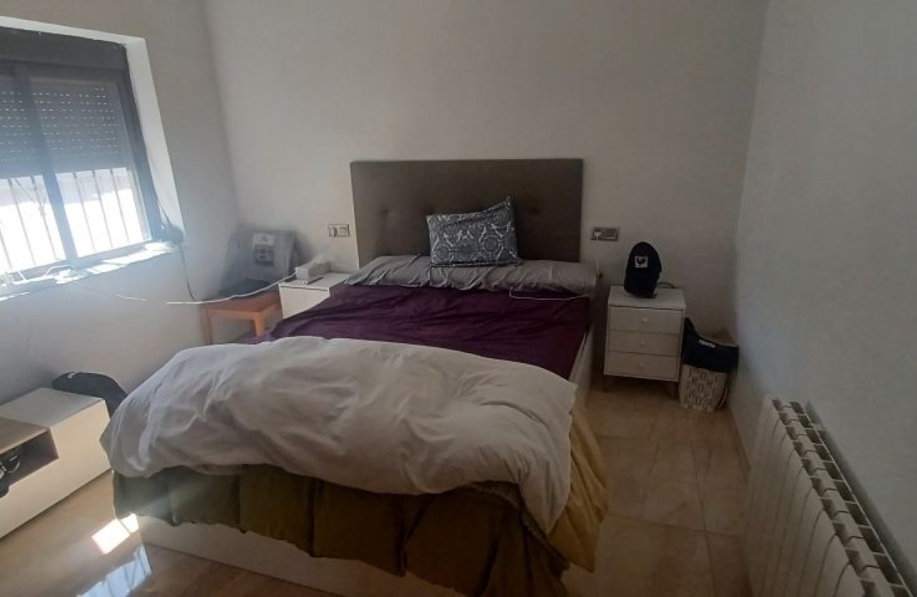 Resale - Villa - Torrevieja