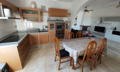 Resale - Villa - Torrevieja