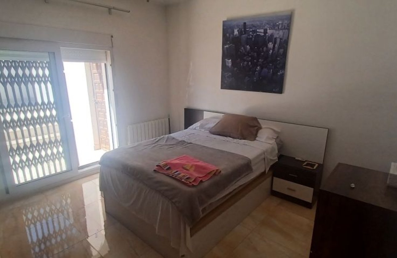 Resale - Villa - Torrevieja
