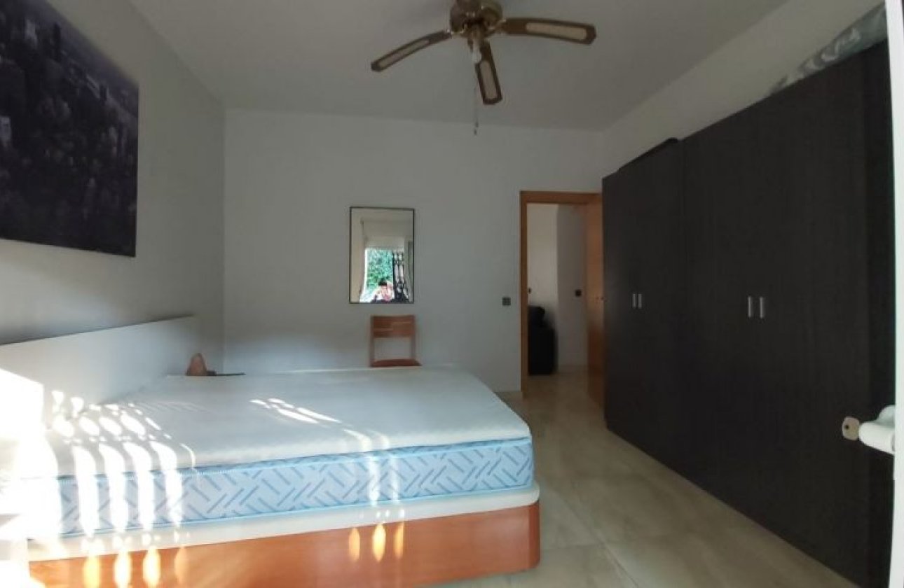 Resale - Villa - Torrevieja
