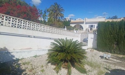 Resale - Villa - Torrevieja