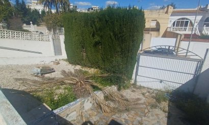 Resale - Villa - Torrevieja