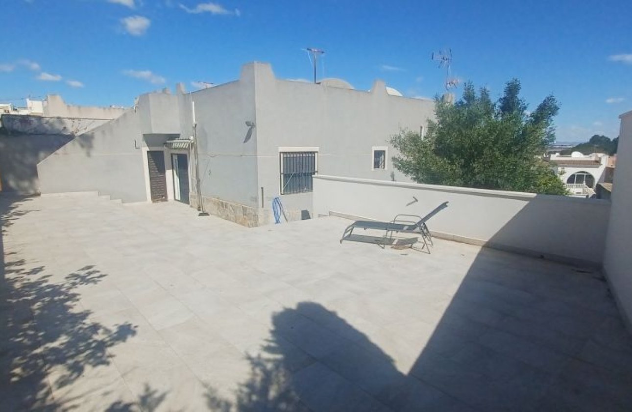 Resale - Villa - Torrevieja