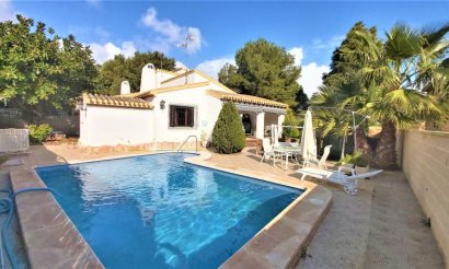 Resale - Villa - Torrevieja