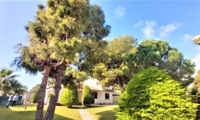 Resale - Villa - Torrevieja