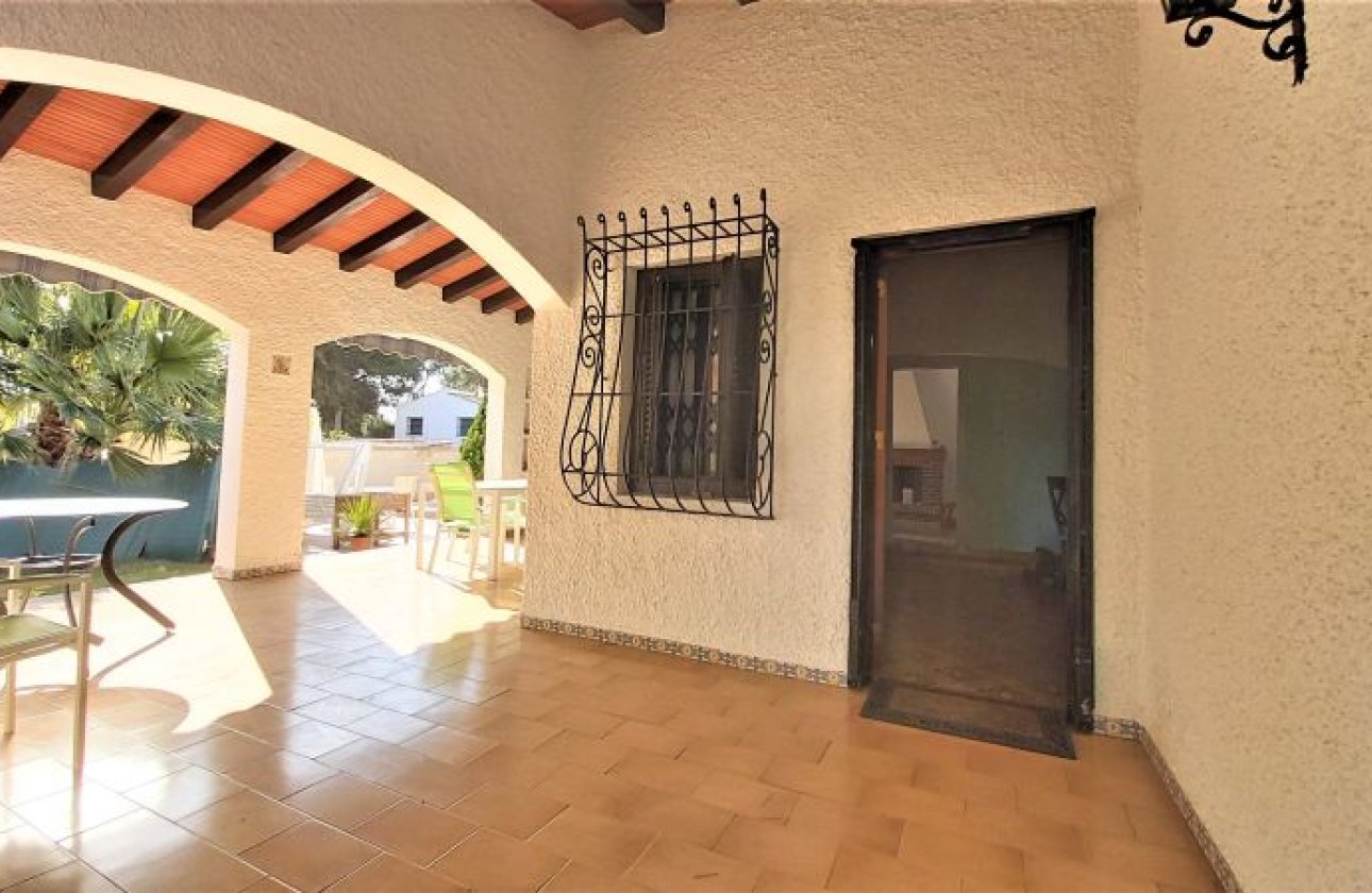 Resale - Villa - Torrevieja