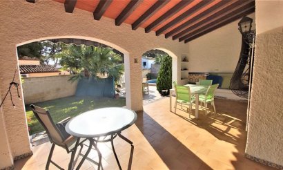 Resale - Villa - Torrevieja