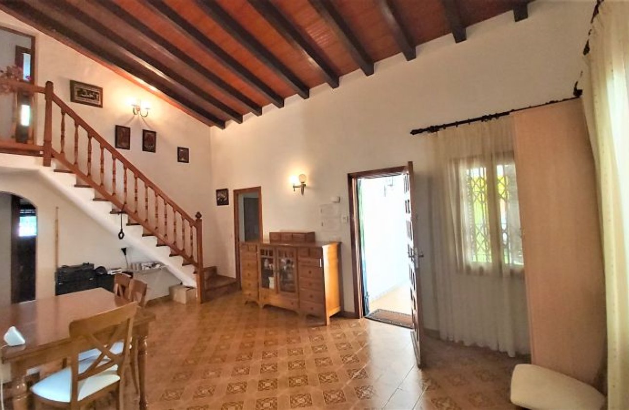 Resale - Villa - Torrevieja