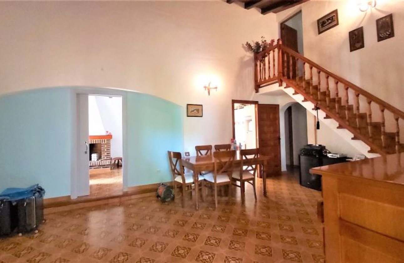 Resale - Villa - Torrevieja