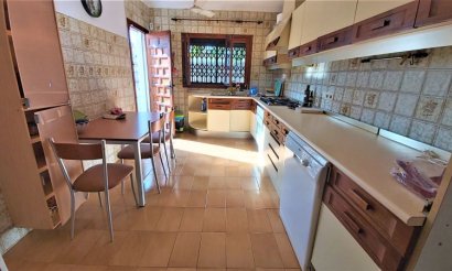 Resale - Villa - Torrevieja