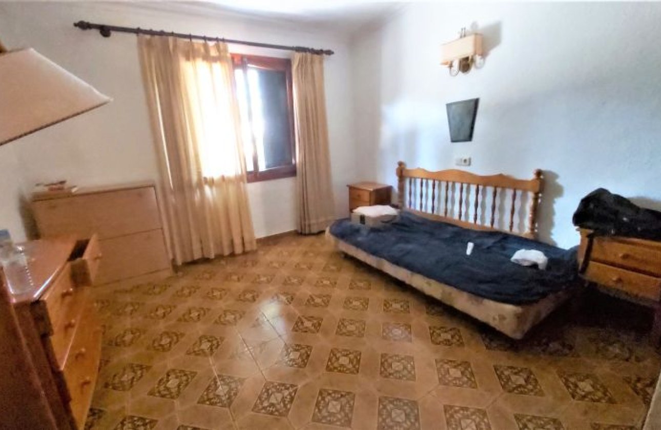 Resale - Villa - Torrevieja