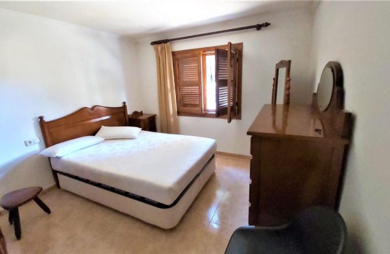 Resale - Villa - Torrevieja