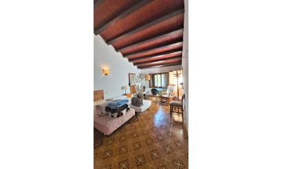 Resale - Villa - Torrevieja