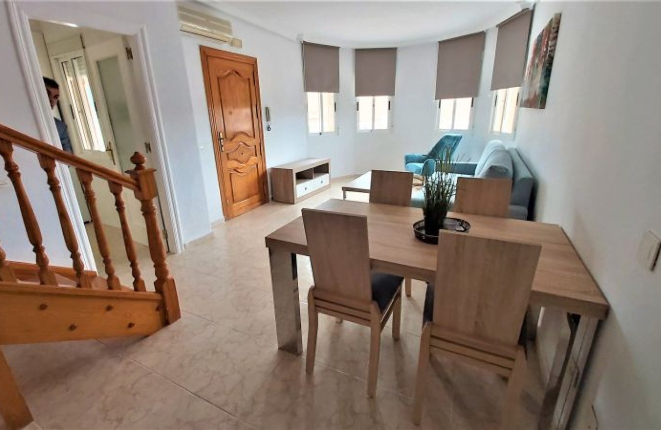 Resale - Villa - Torrevieja