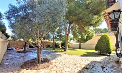 Resale - Villa - Torrevieja