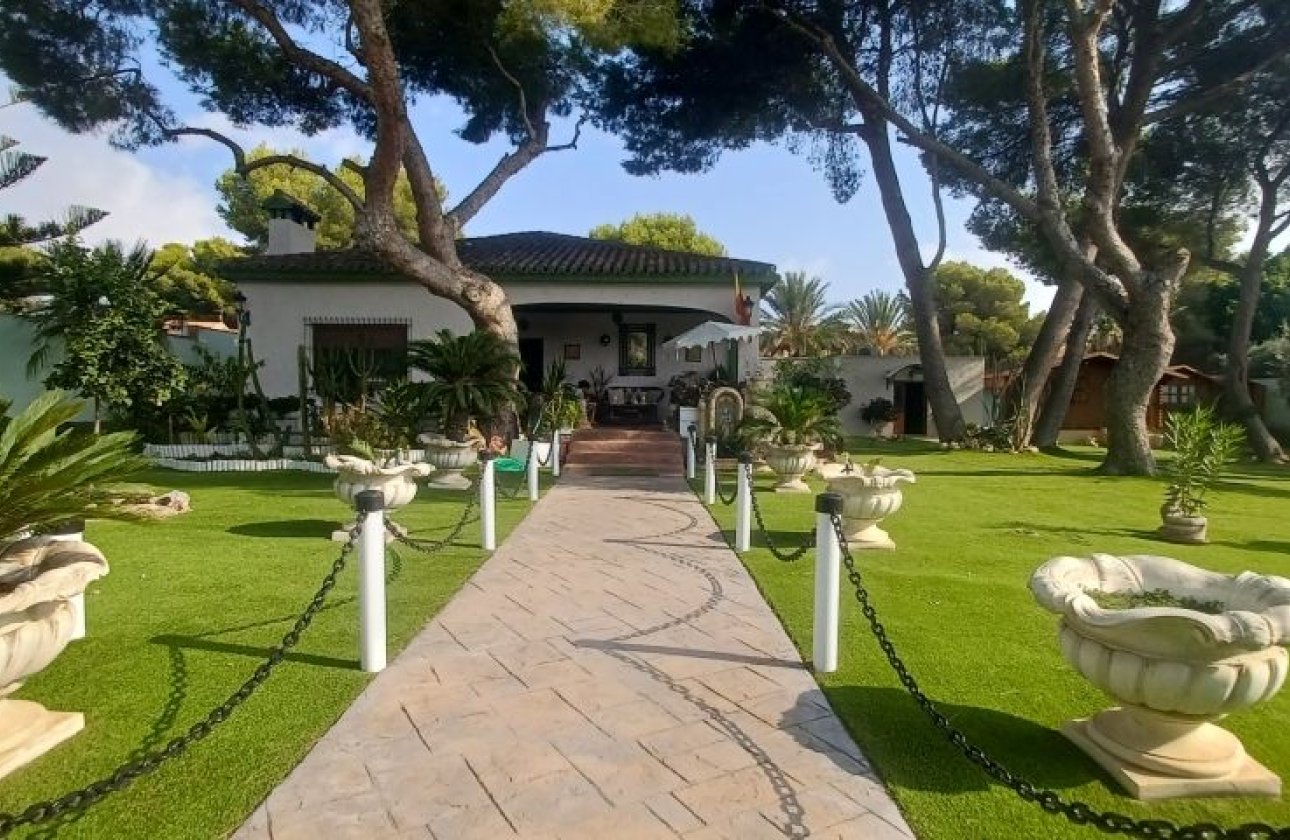 Resale - Villa - Orihuela Costa