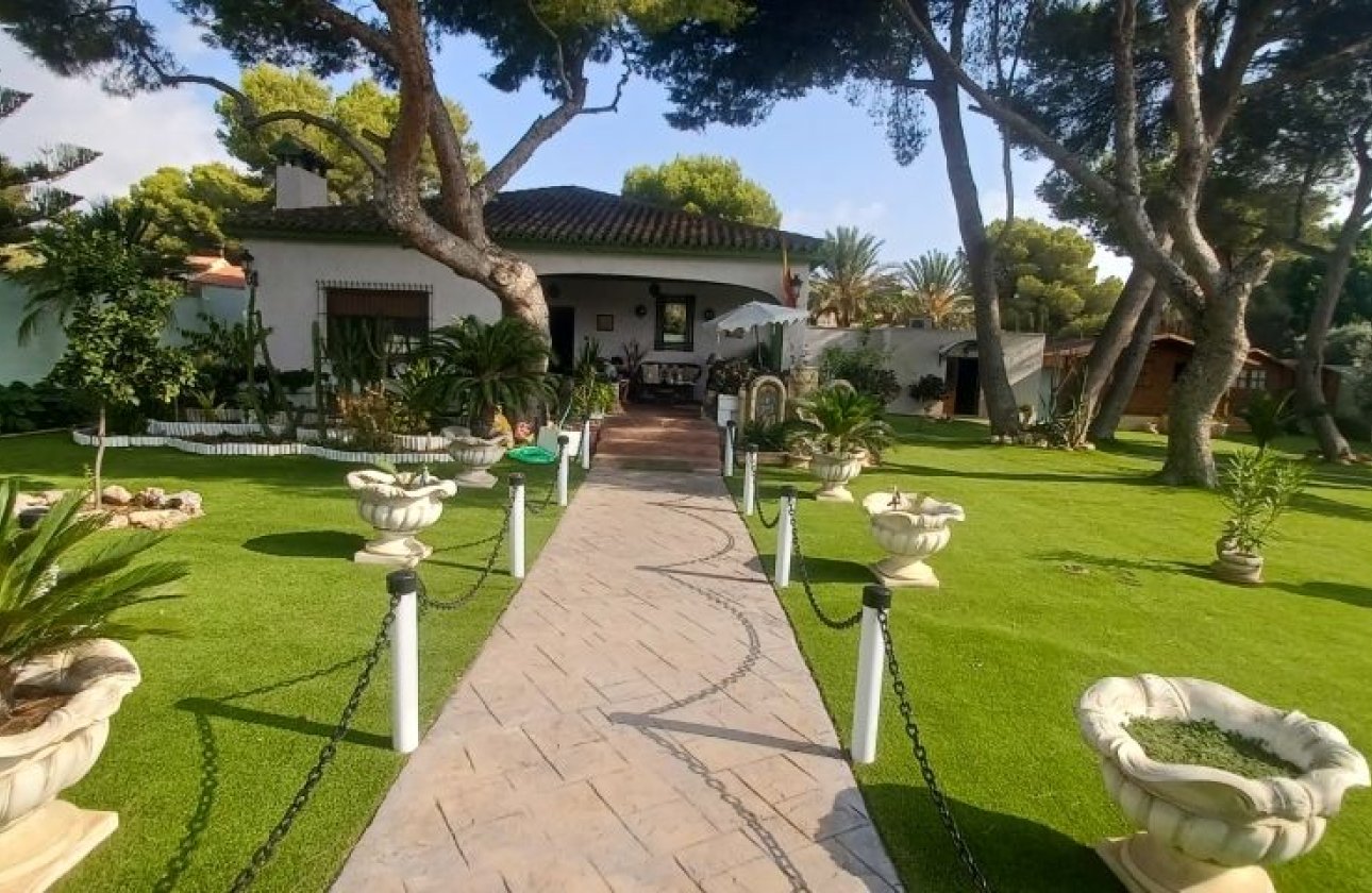 Resale - Villa - Orihuela Costa