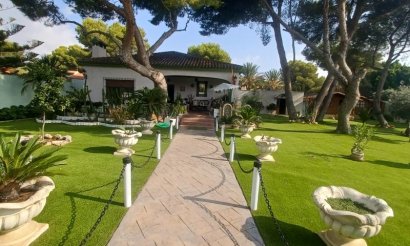 Resale - Villa - Orihuela Costa