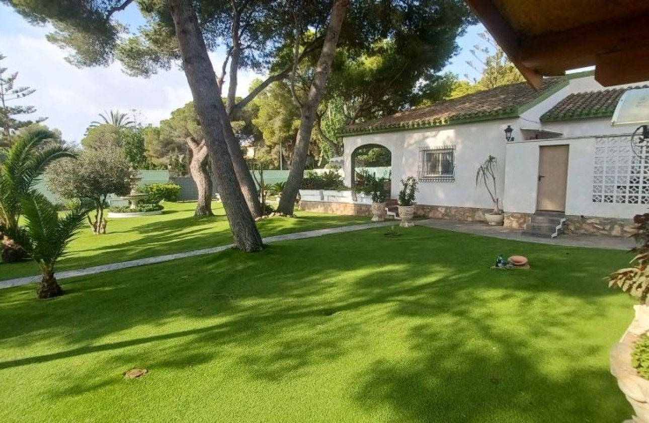 Resale - Villa - Orihuela Costa