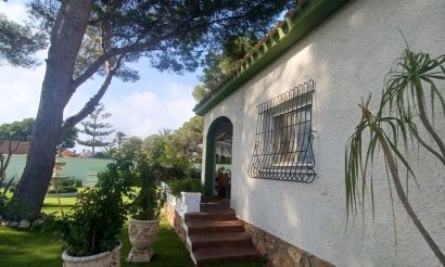 Resale - Villa - Orihuela Costa