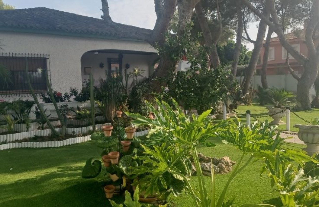 Resale - Villa - Orihuela Costa