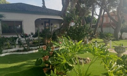 Resale - Villa - Orihuela Costa