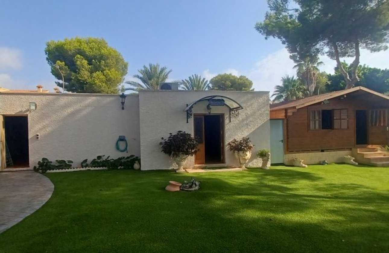 Resale - Villa - Orihuela Costa