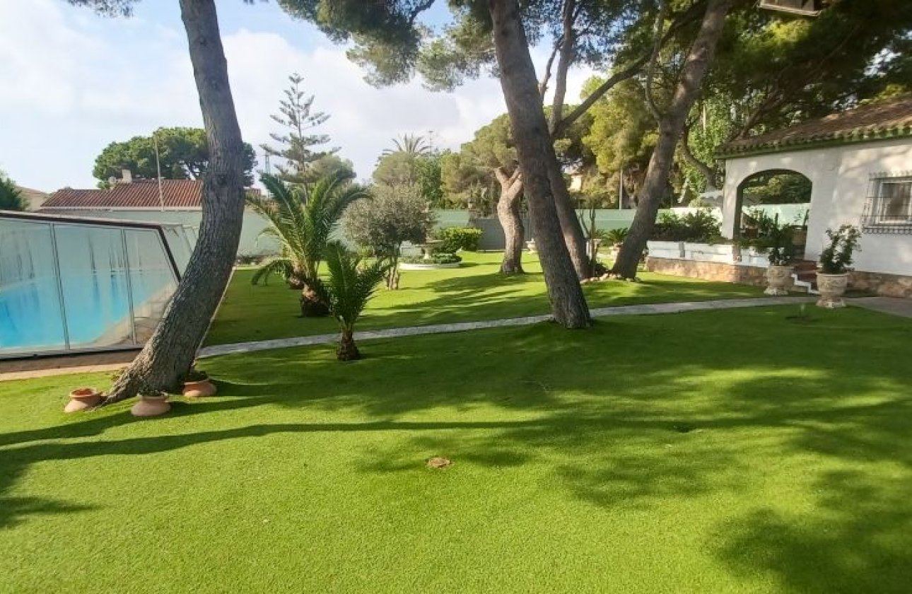 Resale - Villa - Orihuela Costa