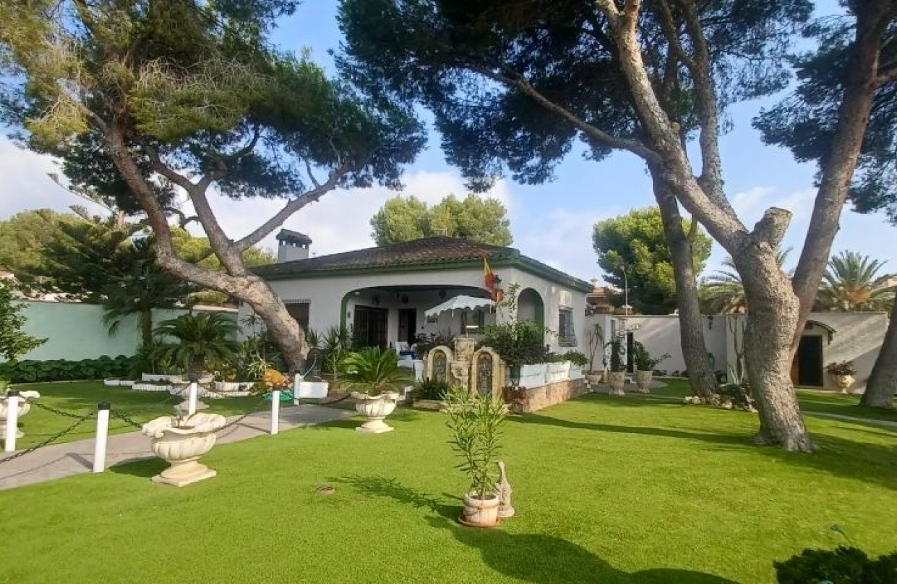 Resale - Villa - Orihuela Costa