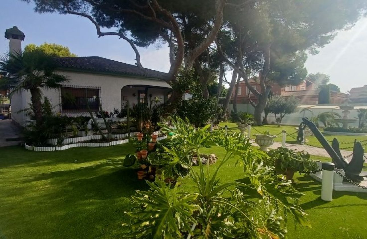 Resale - Villa - Orihuela Costa