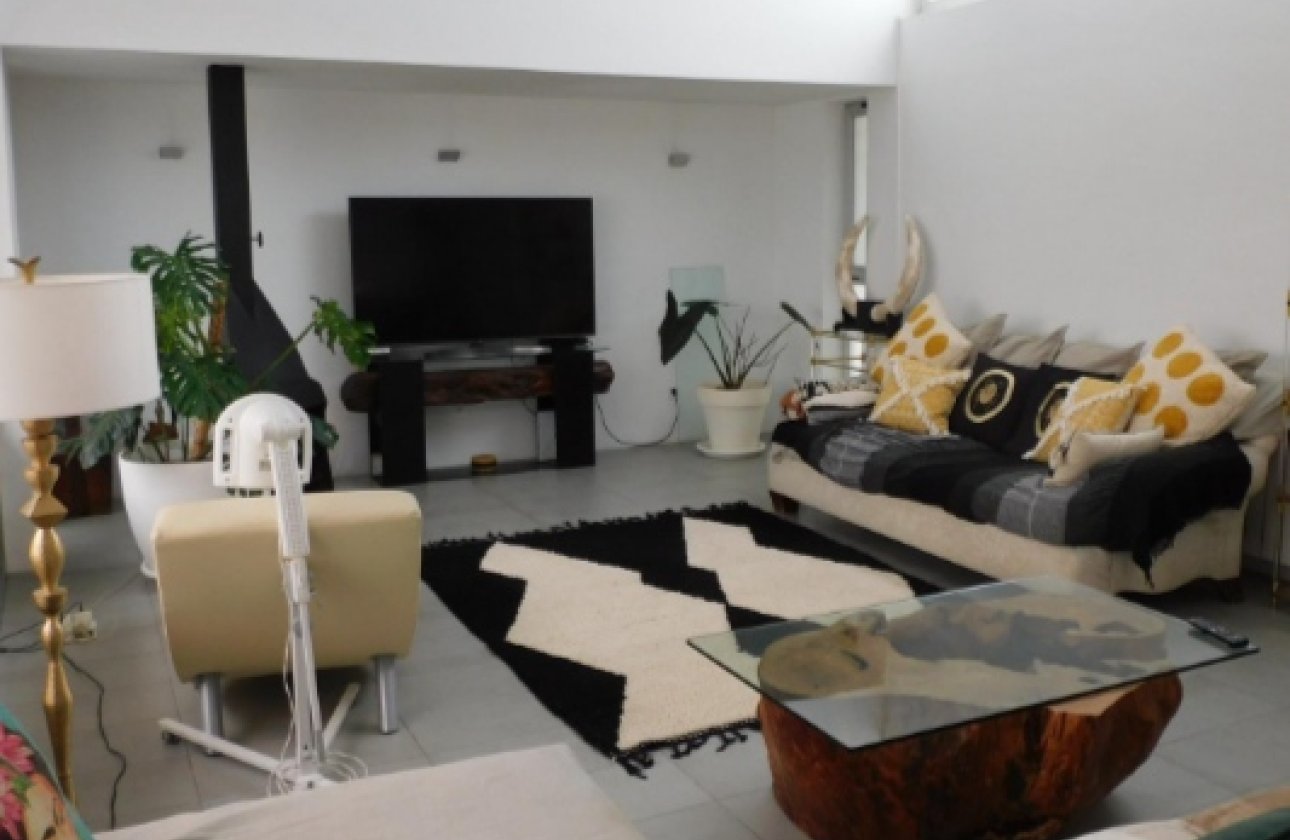 Resale - Villa - Alicante