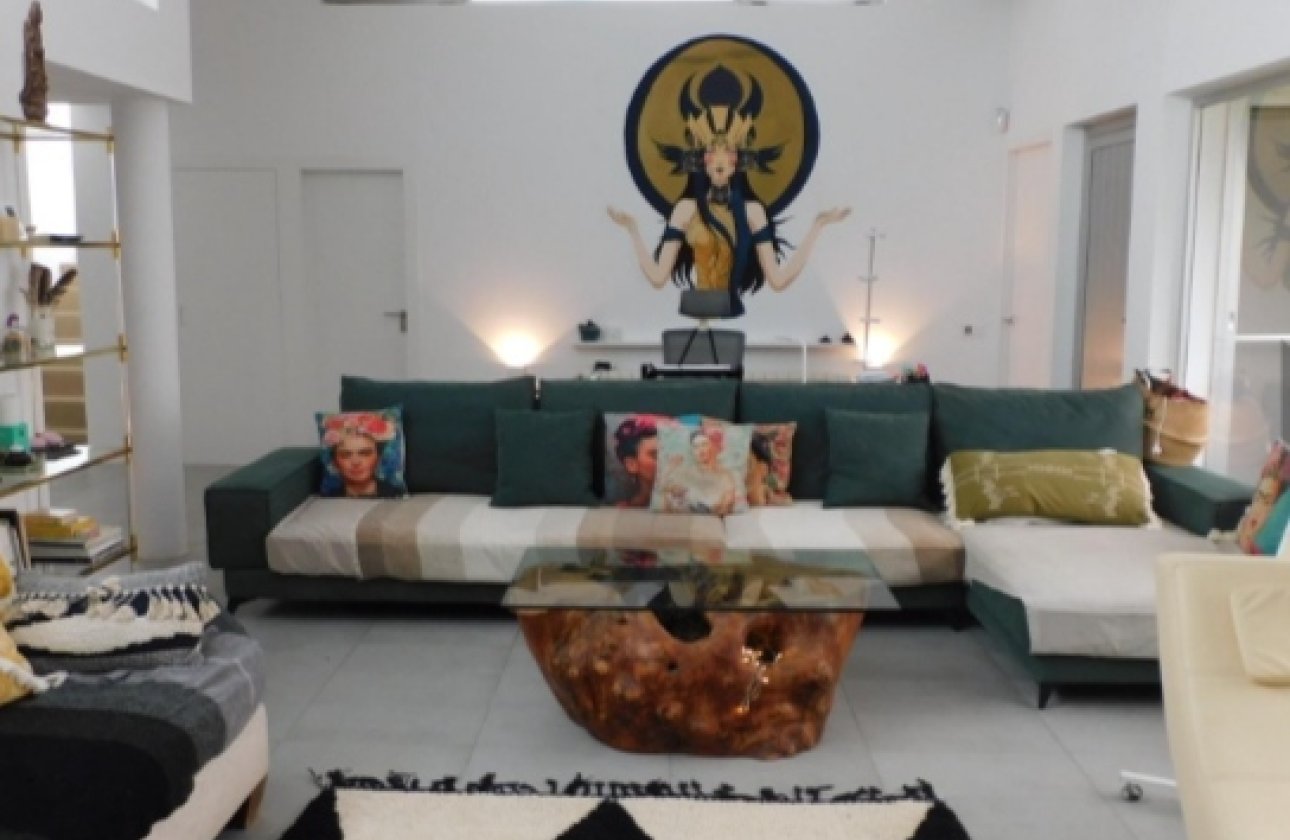 Resale - Villa - Alicante