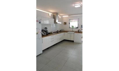 Resale - Villa - Alicante