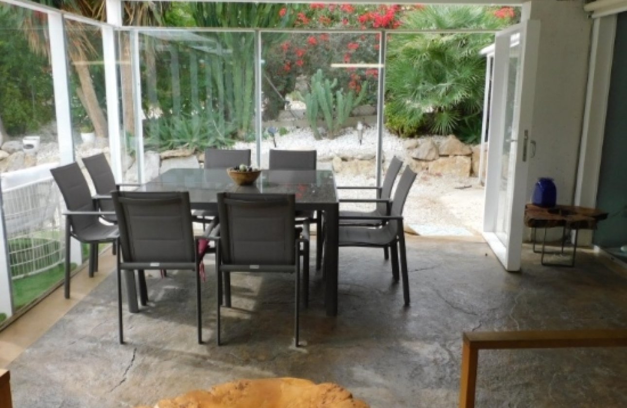 Resale - Villa - Alicante