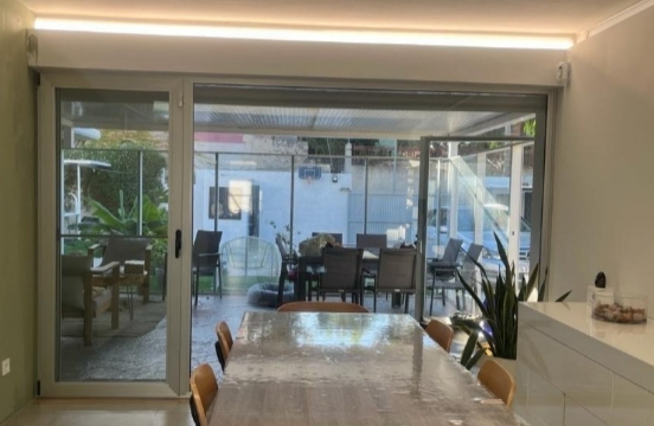 Resale - Villa - Alicante