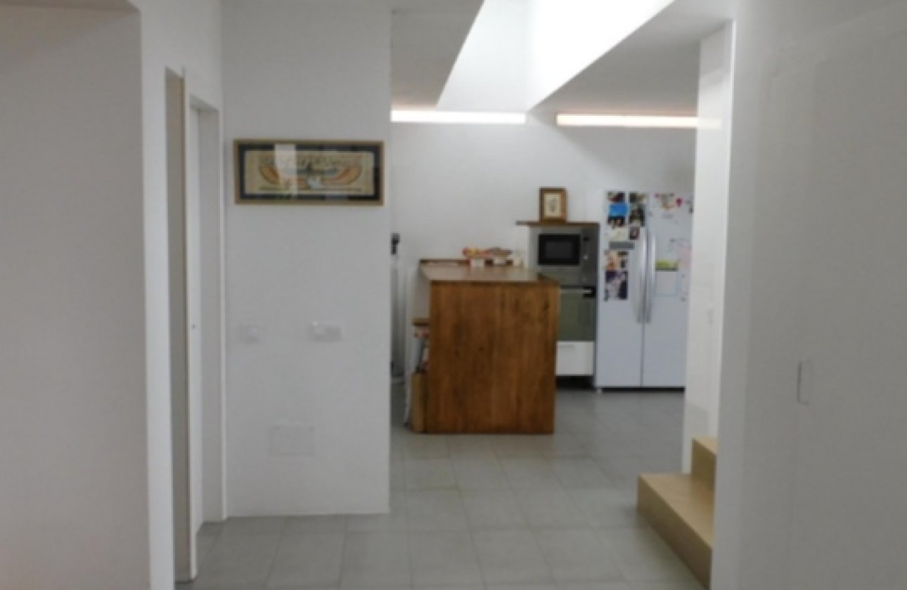 Resale - Villa - Alicante