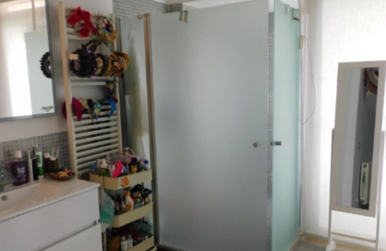 Resale - Villa - Alicante