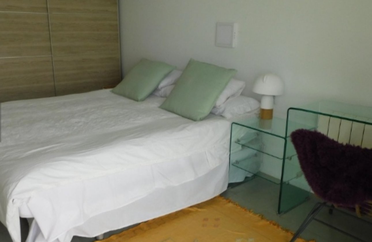 Resale - Villa - Alicante