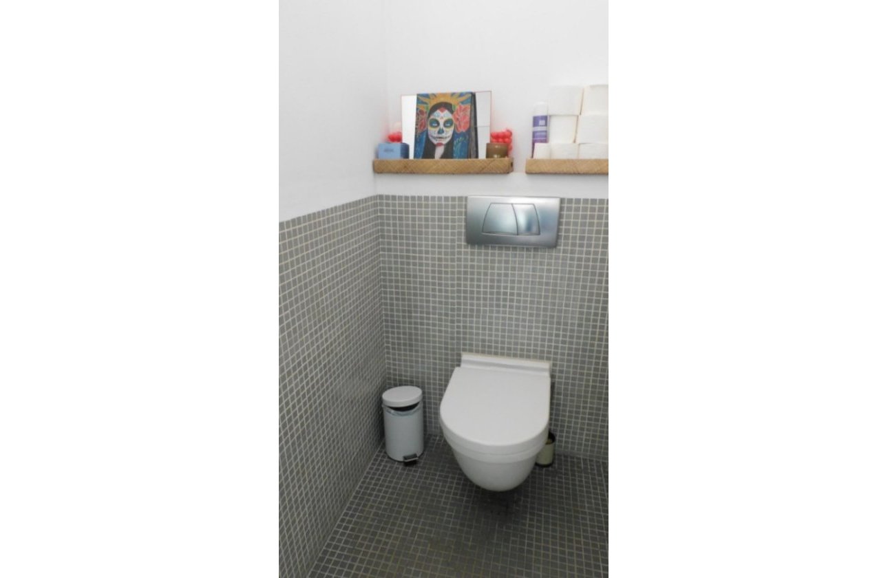 Resale - Villa - Alicante