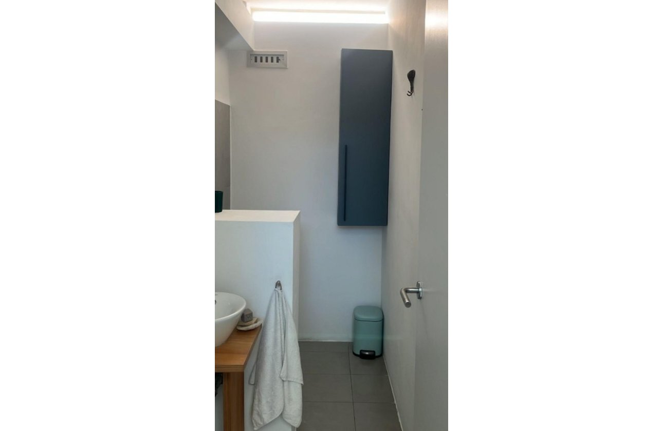 Resale - Villa - Alicante