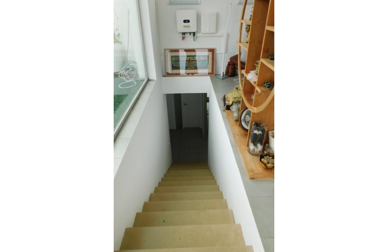 Resale - Villa - Alicante