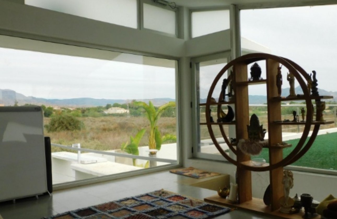 Resale - Villa - Alicante