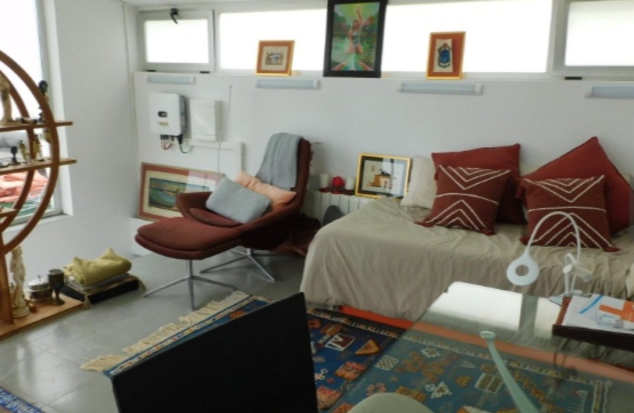 Resale - Villa - Alicante