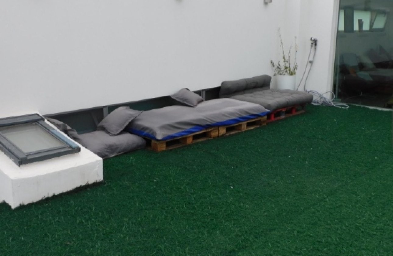 Resale - Villa - Alicante