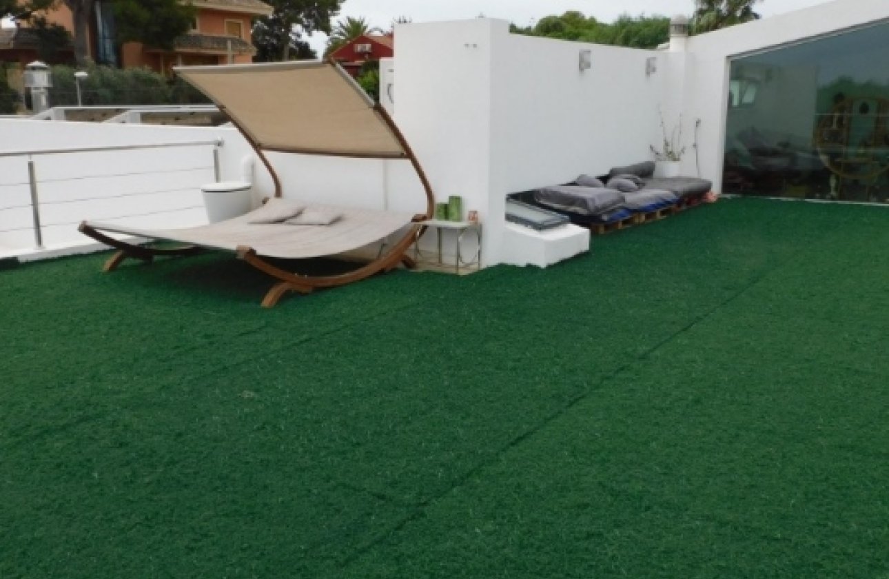 Resale - Villa - Alicante