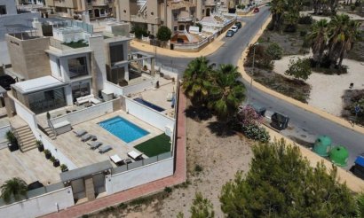 Resale - Villa - Orihuela Costa