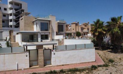 Resale - Villa - Orihuela Costa