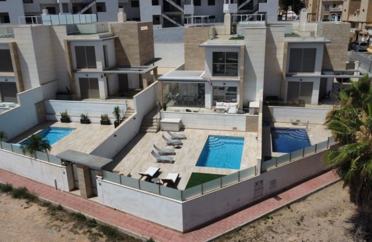 Resale - Villa - Orihuela Costa