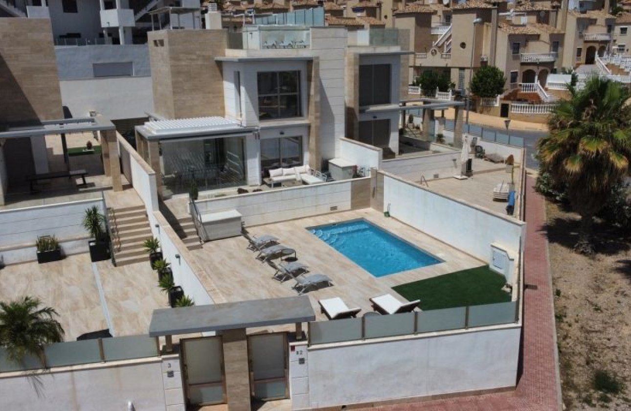 Resale - Villa - Orihuela Costa